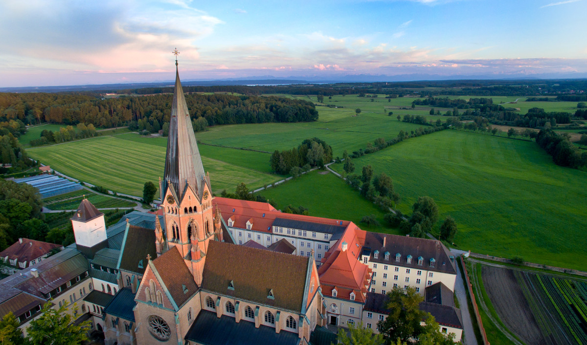 der fotograf franz dilger Geltendorf Kloster St. Otilien Luftaufnahme